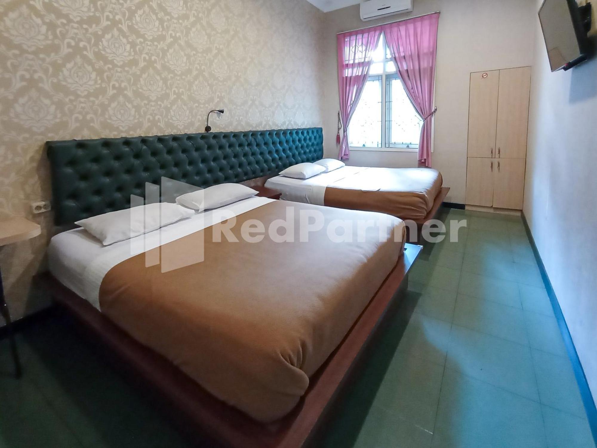 Nillo Hotel Kebumen Mitra Reddoorz Exterior foto