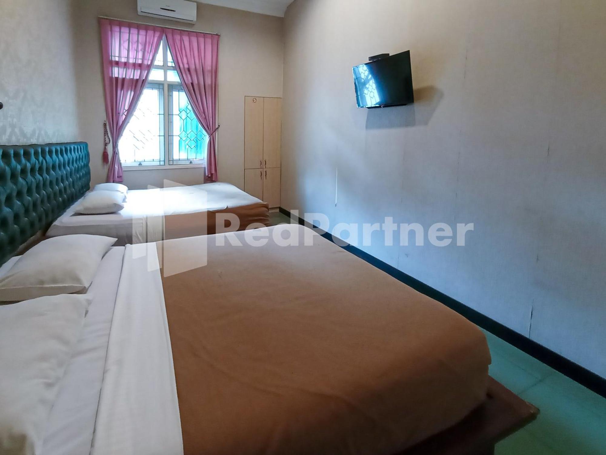 Nillo Hotel Kebumen Mitra Reddoorz Exterior foto