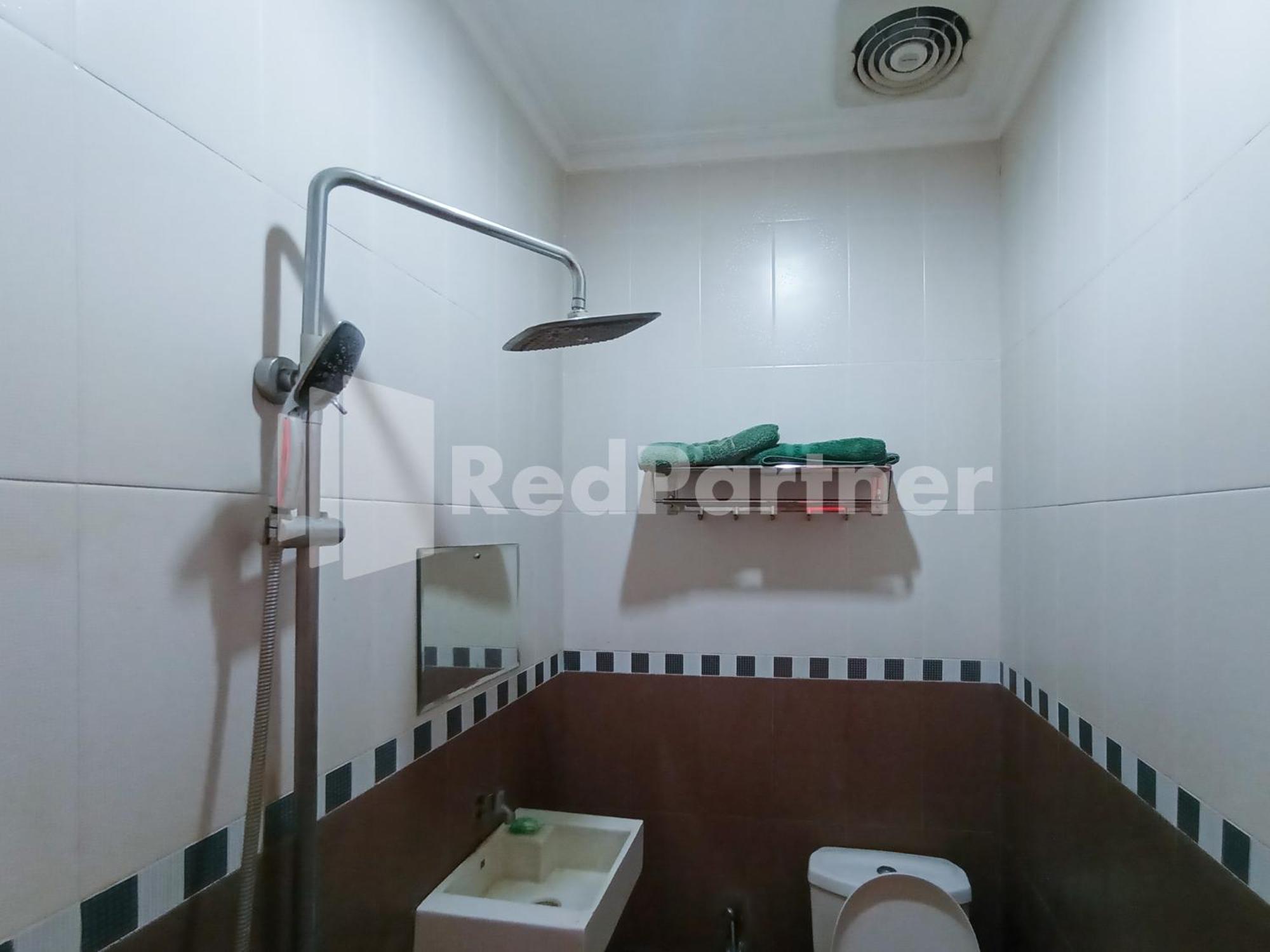 Nillo Hotel Kebumen Mitra Reddoorz Exterior foto